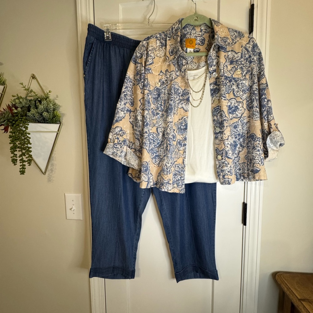 XL 4pc Bundle Top/Pant/Tank/Necklace coordinated Outfit